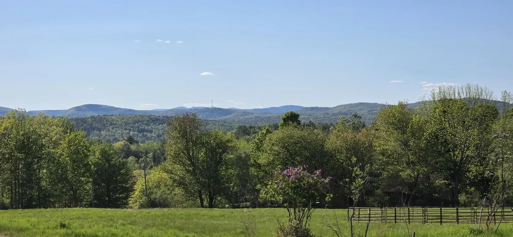 60 Brett Hill Road Paris ME 04281