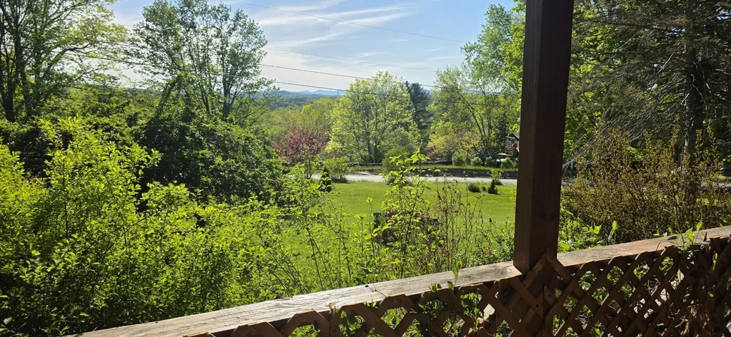 60 Brett Hill Road Paris ME 04281
