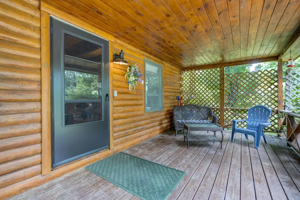 60 Brett Hill Road Paris ME 04281
