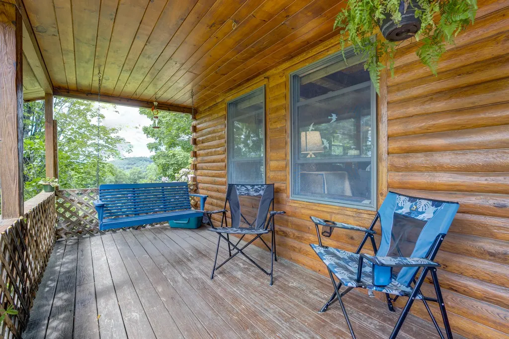 60 Brett Hill Road Paris ME 04281