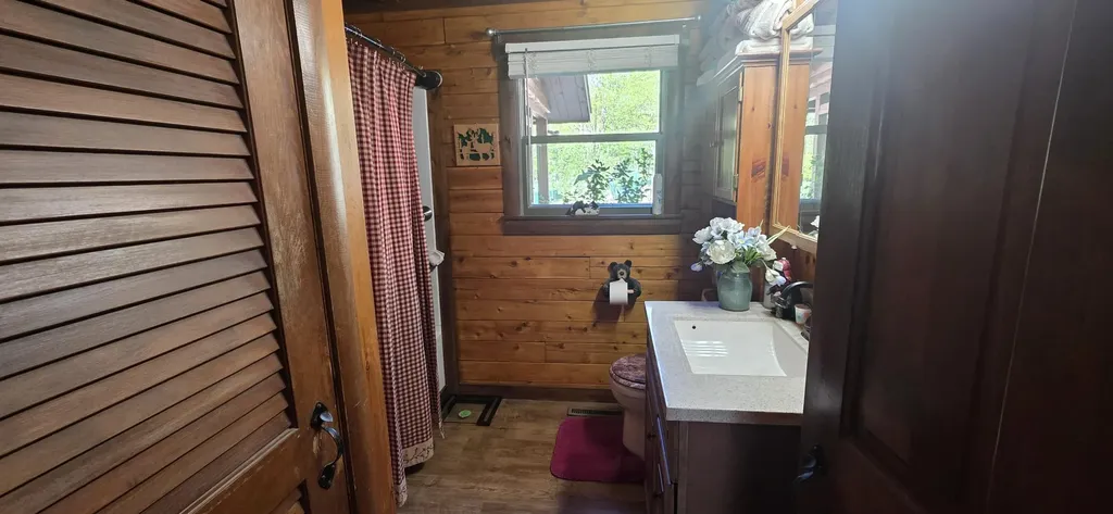 60 Brett Hill Road Paris ME 04281
