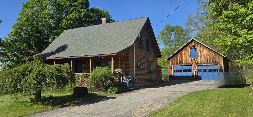 60 Brett Hill Road Paris ME 04281