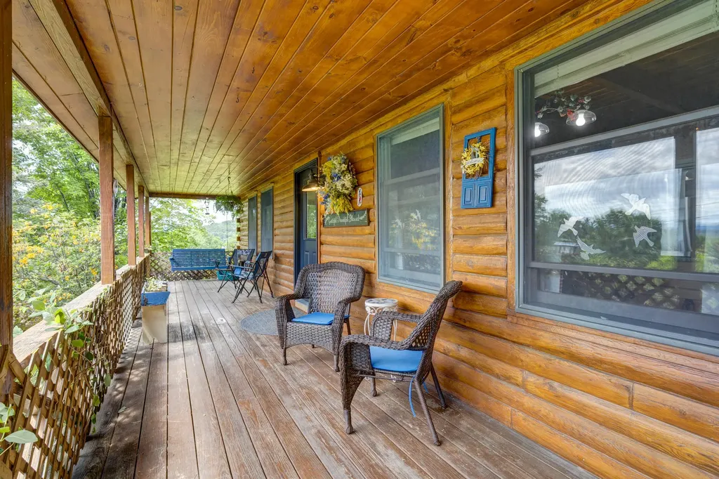 60 Brett Hill Road Paris ME 04281
