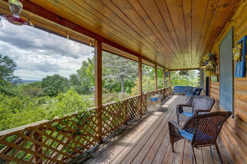 60 Brett Hill Road Paris ME 04281
