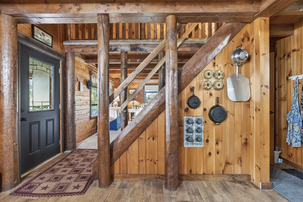 60 Brett Hill Road Paris ME 04281