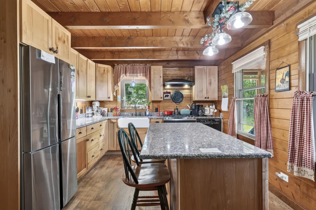 60 Brett Hill Road Paris ME 04281