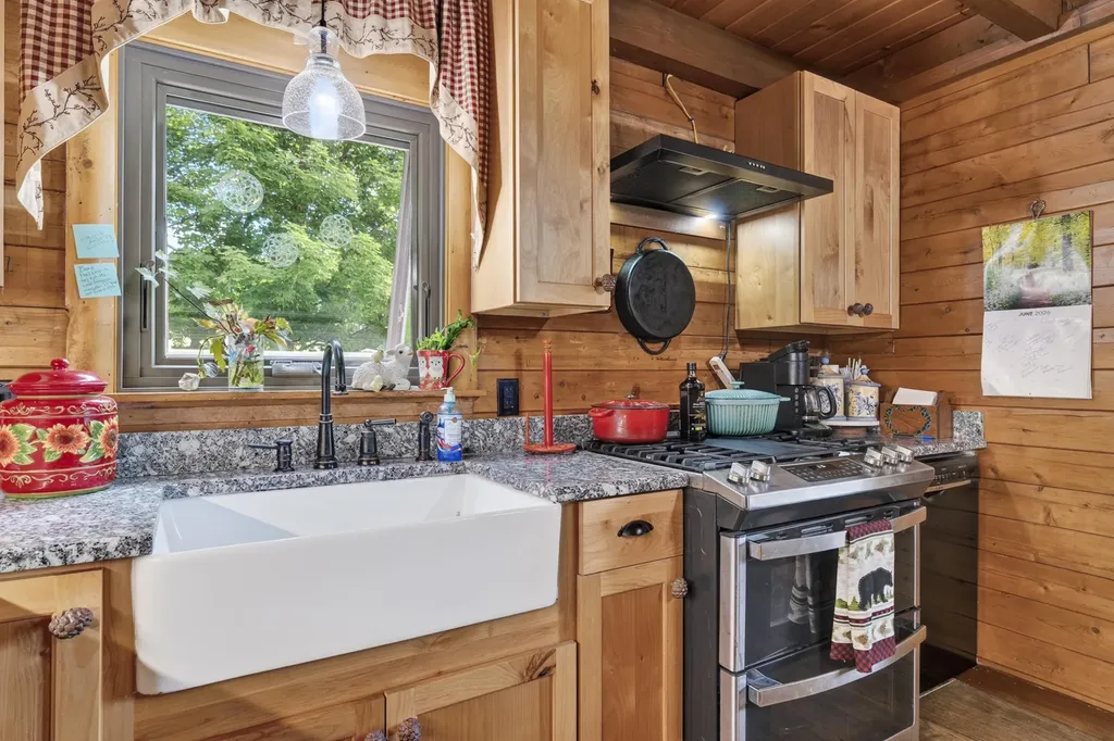 60 Brett Hill Road Paris ME 04281