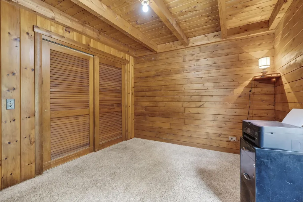60 Brett Hill Road Paris ME 04281