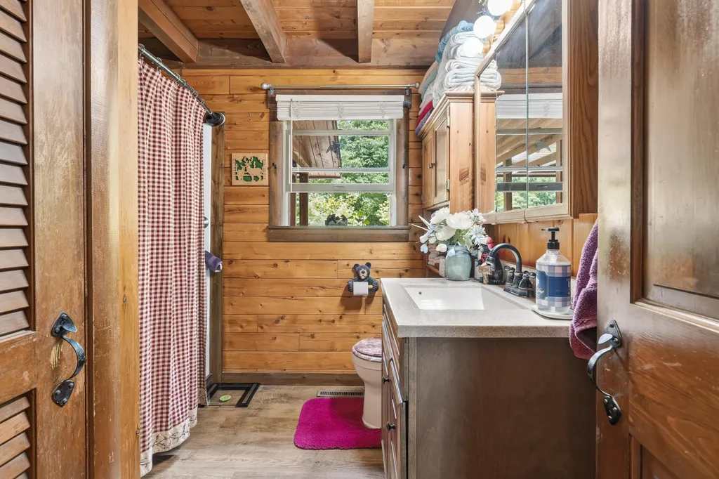 60 Brett Hill Road Paris ME 04281