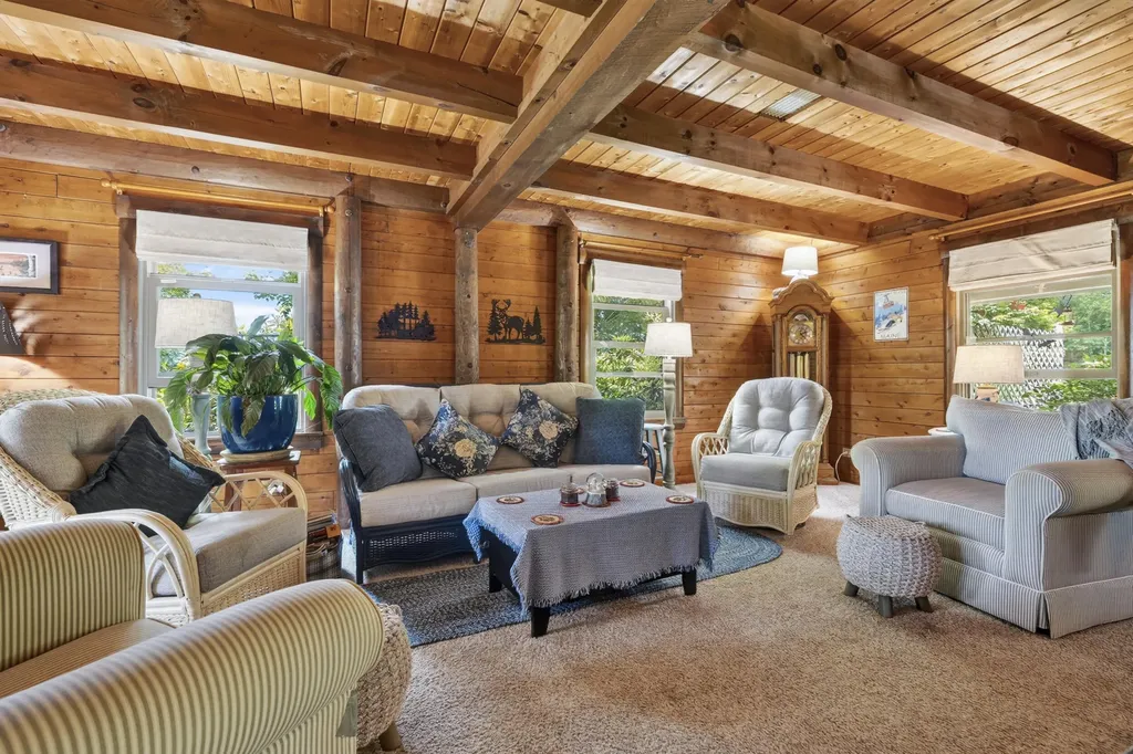 60 Brett Hill Road Paris ME 04281