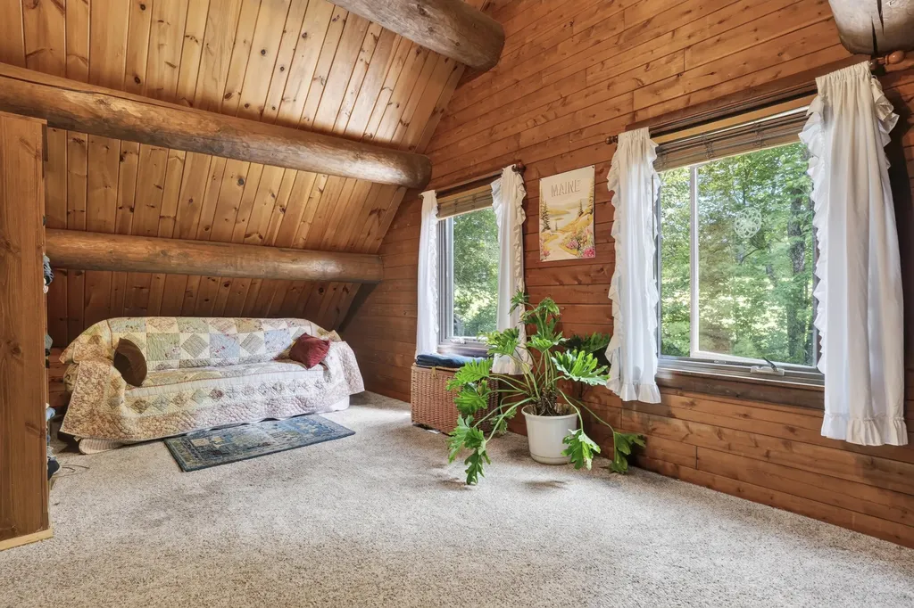 60 Brett Hill Road Paris ME 04281