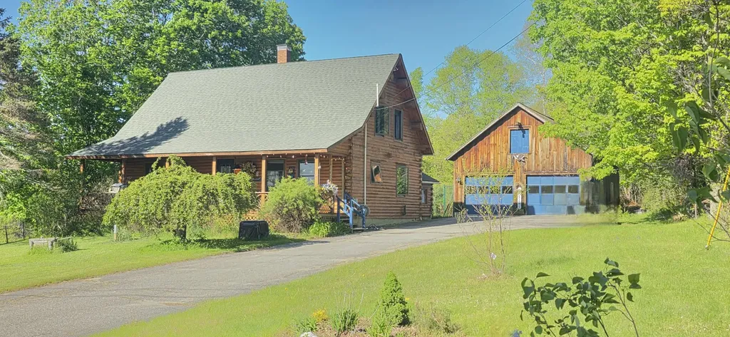 60 Brett Hill Road Paris ME 04281