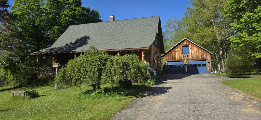 60 Brett Hill Road Paris ME 04281