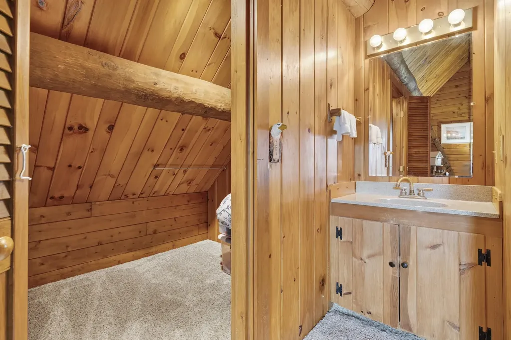 60 Brett Hill Road Paris ME 04281