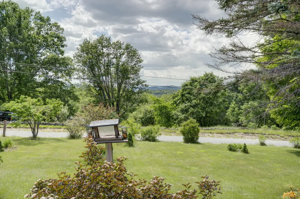 60 Brett Hill Road Paris ME 04281