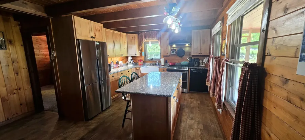 60 Brett Hill Road Paris ME 04281