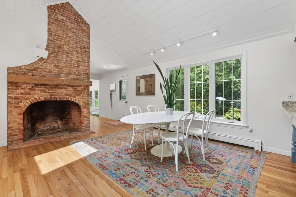 4 Commons Lane Kennebunk ME 04043