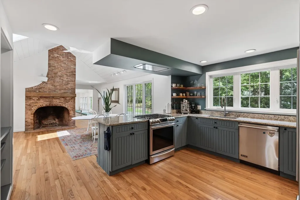 4 Commons Lane Kennebunk ME 04043