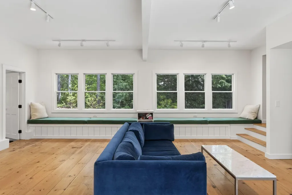 4 Commons Lane Kennebunk ME 04043