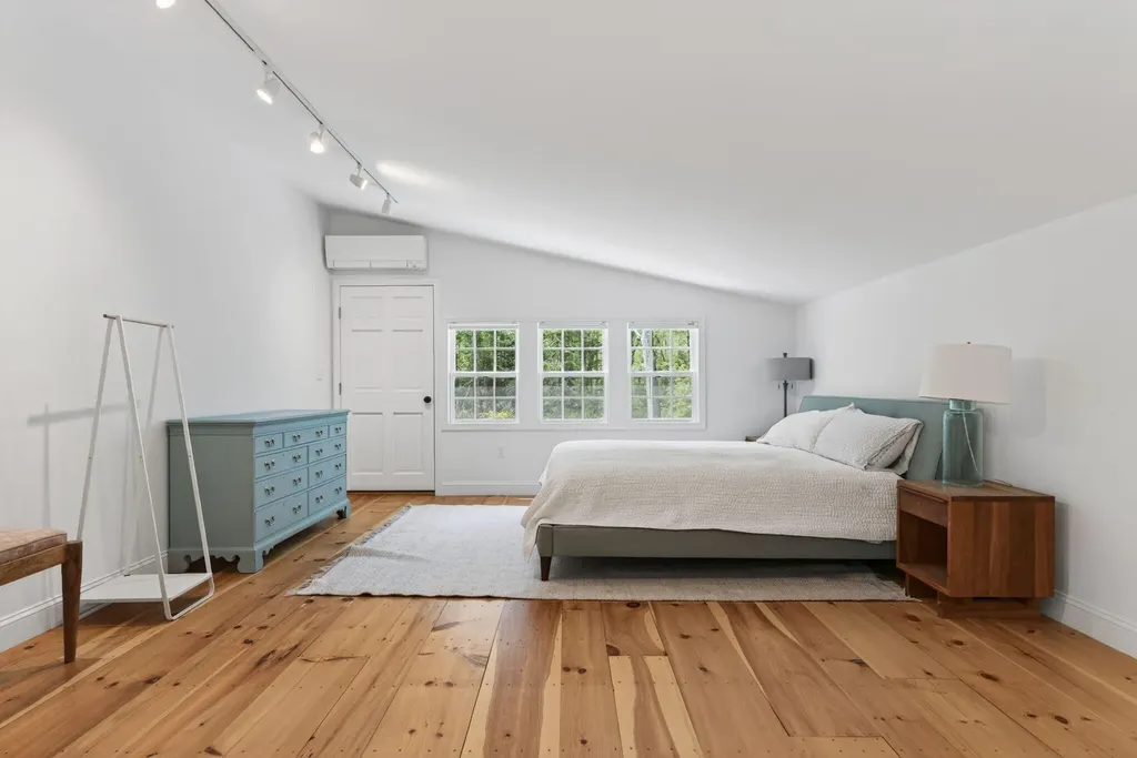 4 Commons Lane Kennebunk ME 04043