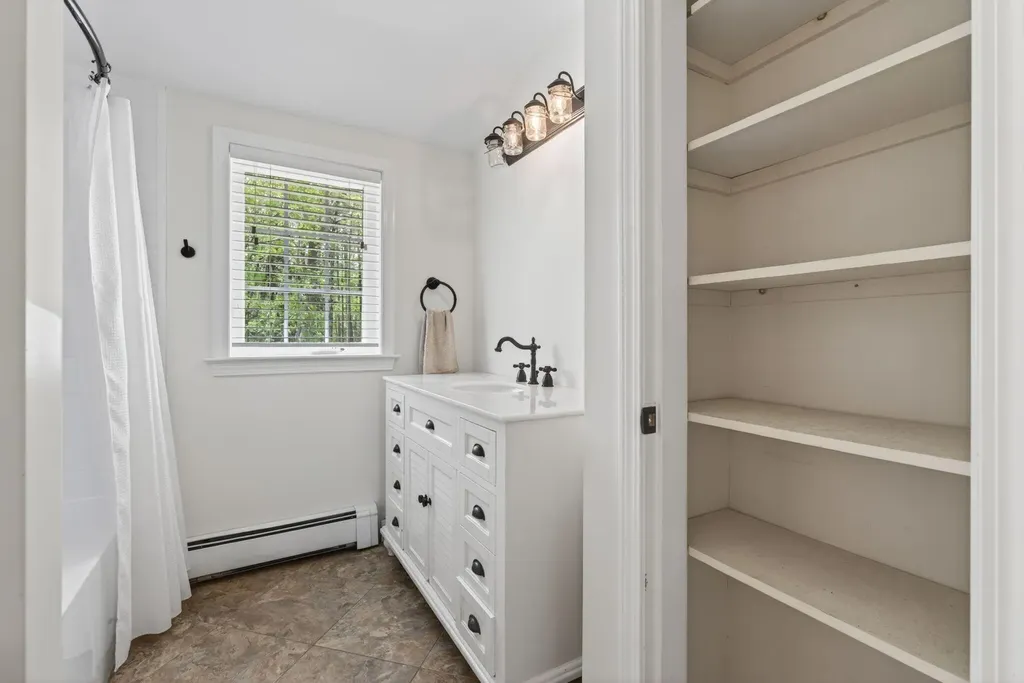 4 Commons Lane Kennebunk ME 04043