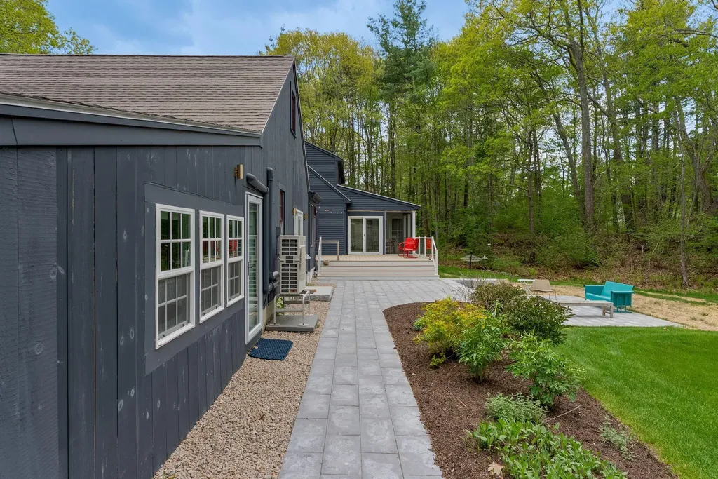4 Commons Lane Kennebunk ME 04043