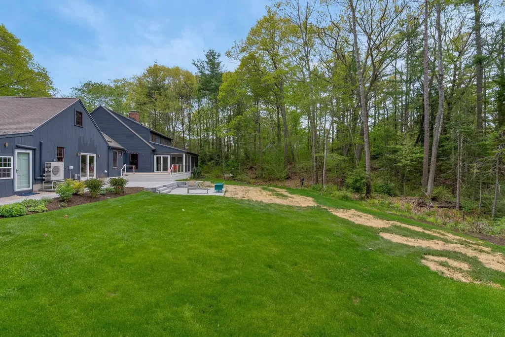 4 Commons Lane Kennebunk ME 04043