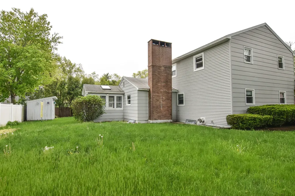 92 Farview Drive Sanford ME 04073