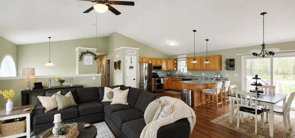 24 Marion Drive Hampden ME 04444