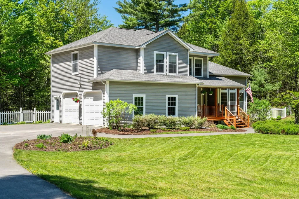 169 Upper Dedham Road Holden ME 04429