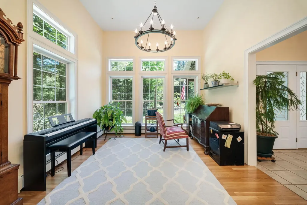 169 Upper Dedham Road Holden ME 04429