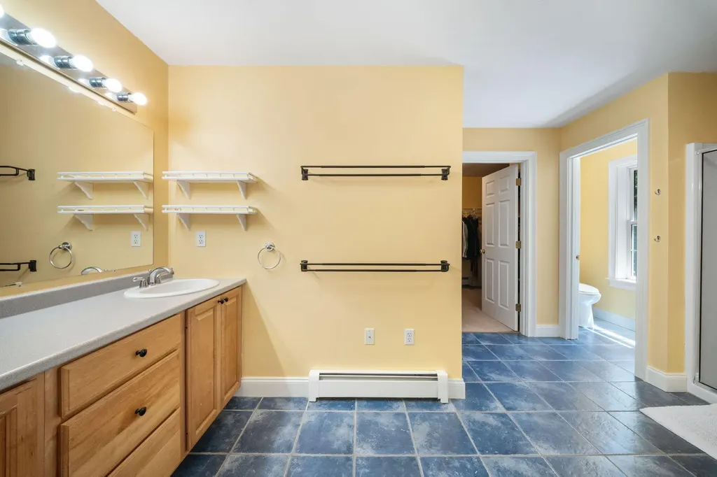 169 Upper Dedham Road Holden ME 04429