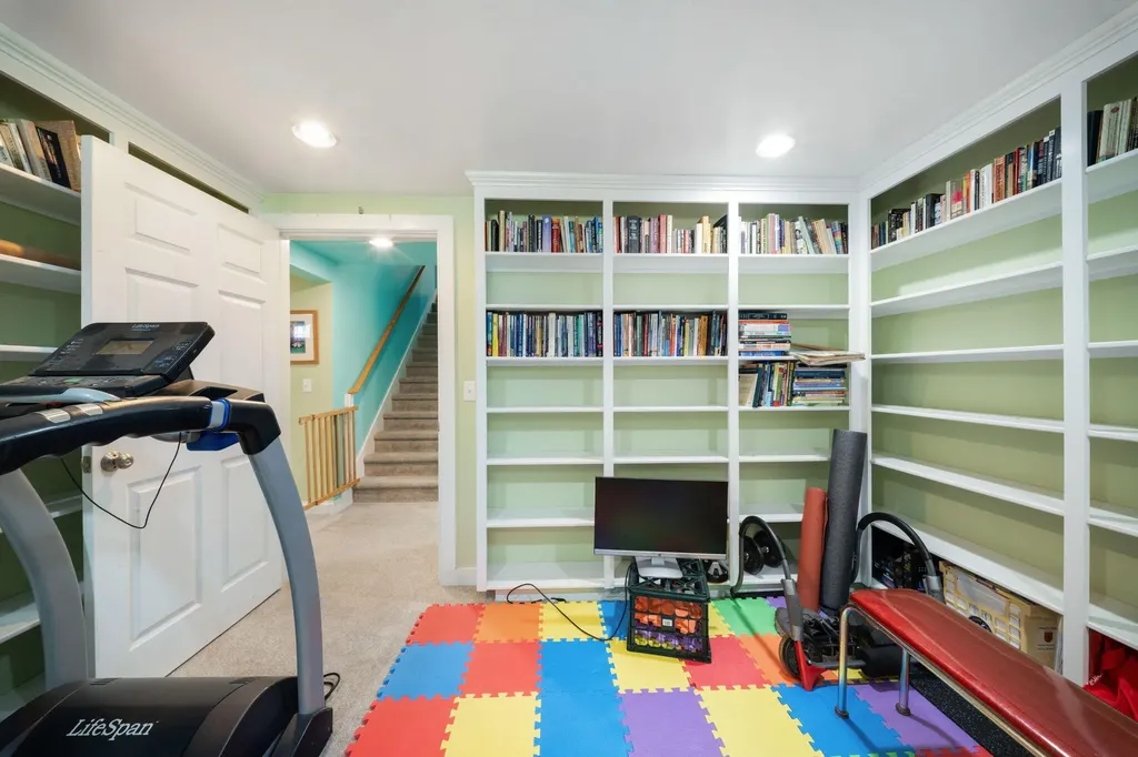 169 Upper Dedham Road Holden ME 04429