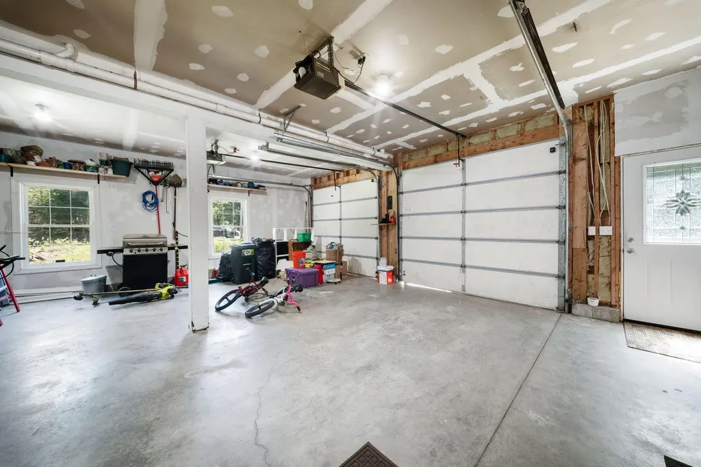 169 Upper Dedham Road Holden ME 04429