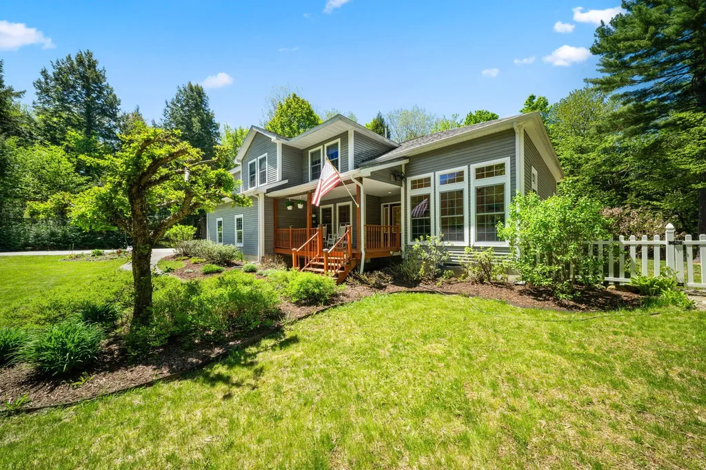 169 Upper Dedham Road Holden ME 04429