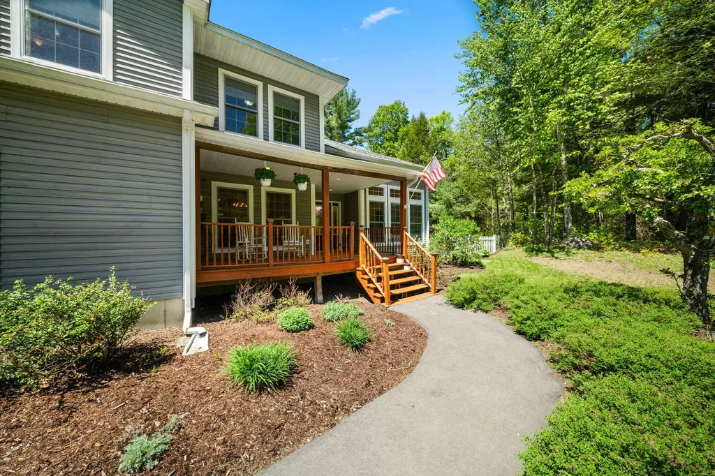 169 Upper Dedham Road Holden ME 04429