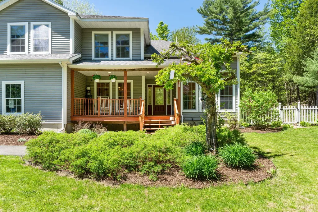 169 Upper Dedham Road Holden ME 04429