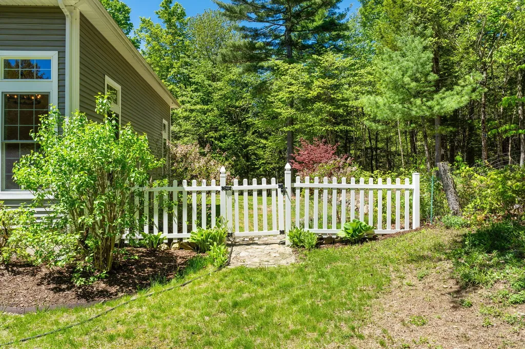169 Upper Dedham Road Holden ME 04429