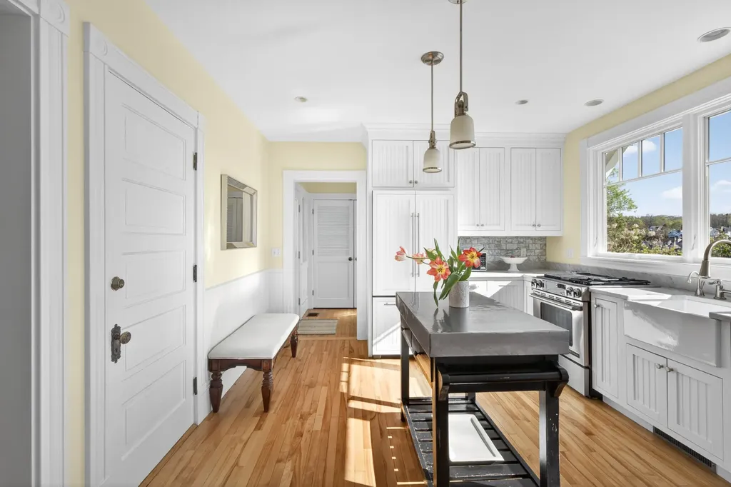 25 Sea Street Camden ME 04843