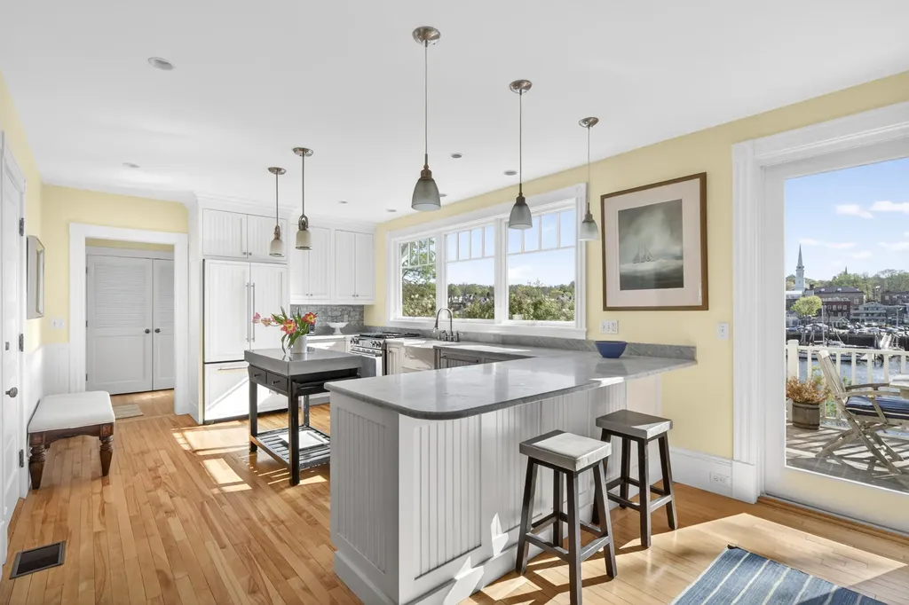 25 Sea Street Camden ME 04843