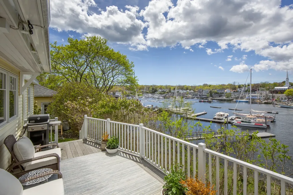 25 Sea Street Camden ME 04843