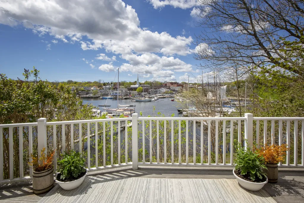 25 Sea Street Camden ME 04843