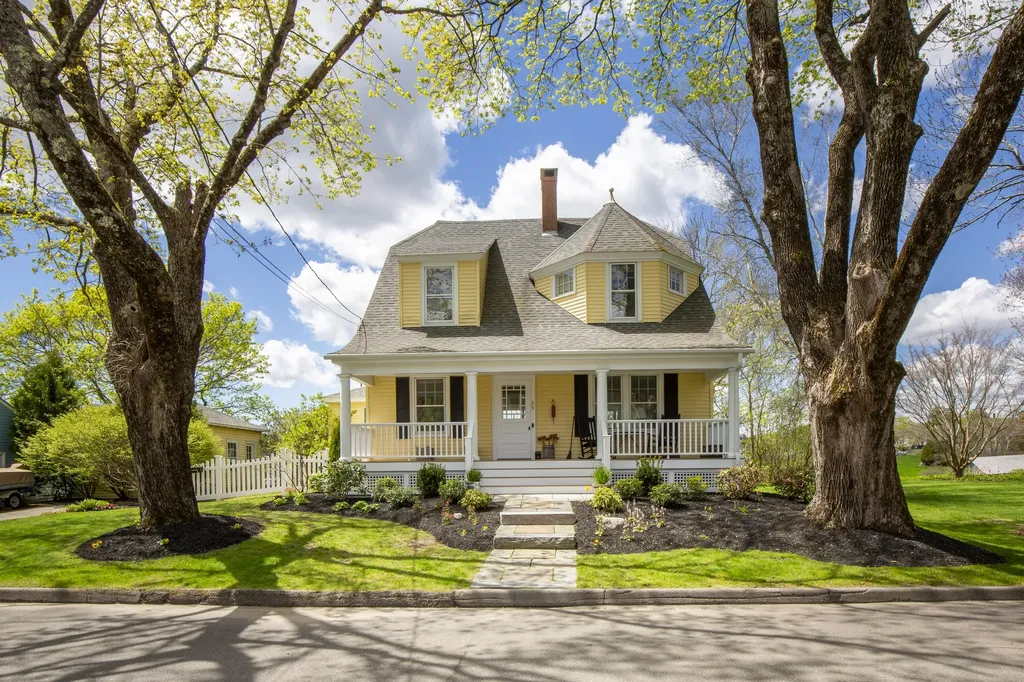 25 Sea Street Camden ME 04843