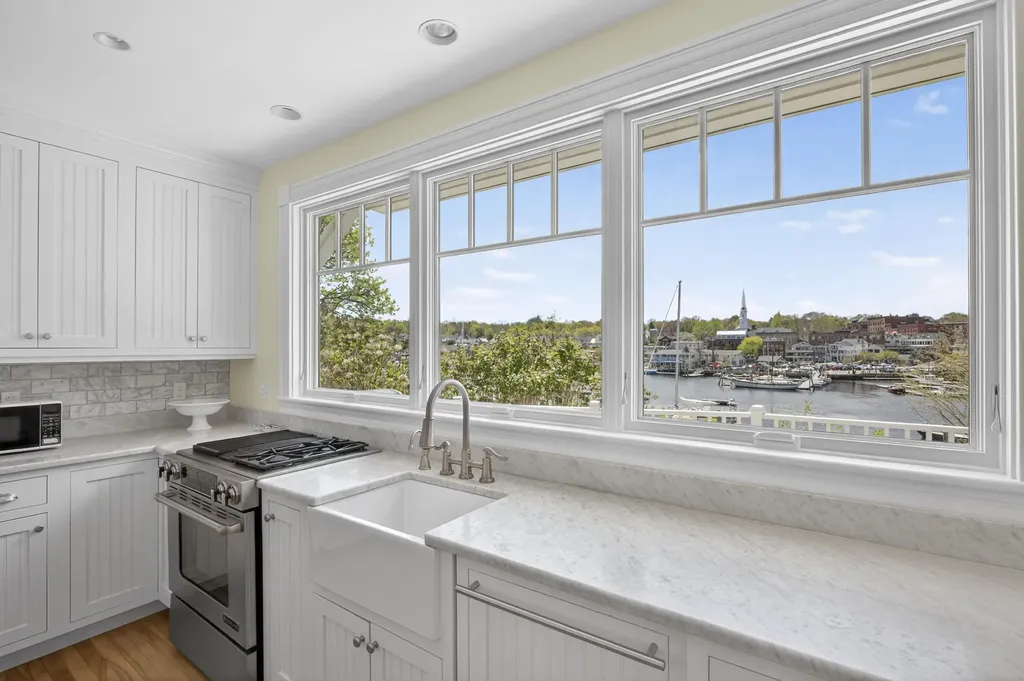 25 Sea Street Camden ME 04843
