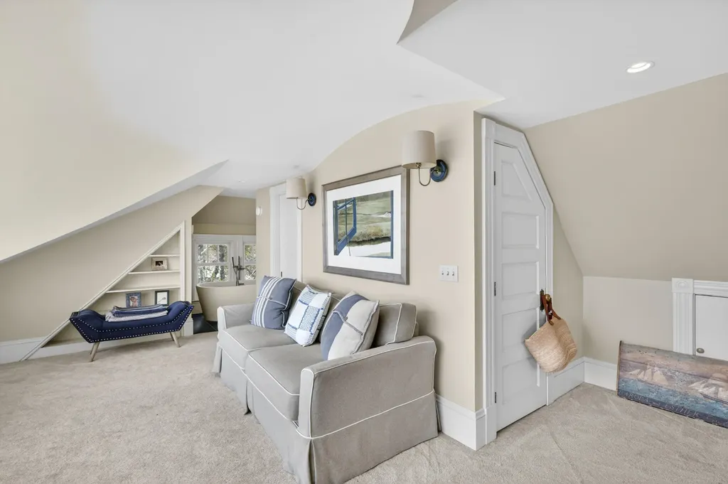 25 Sea Street Camden ME 04843