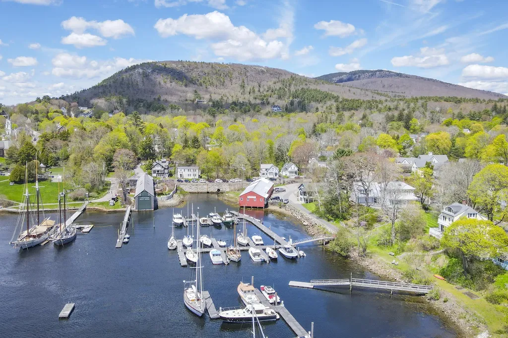 25 Sea Street Camden ME 04843