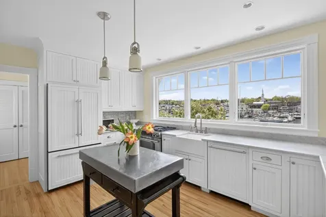 25 Sea Street Camden ME 04843