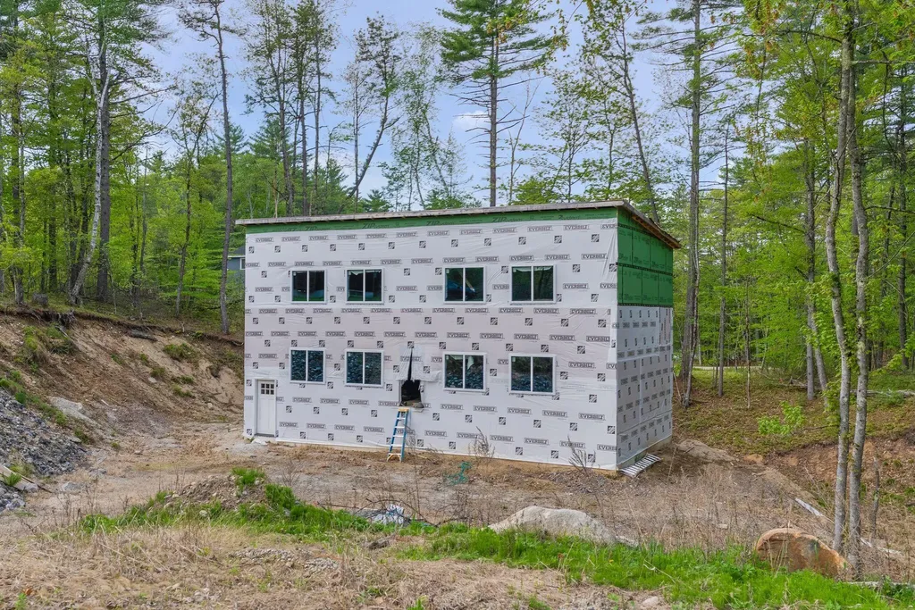 19 Lenox Circle Waterboro ME 04061