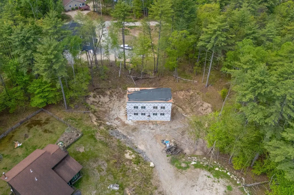 19 Lenox Circle Waterboro ME 04061