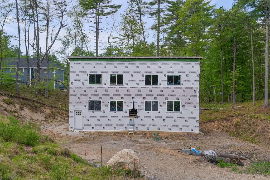 19 Lenox Circle Waterboro ME 04061